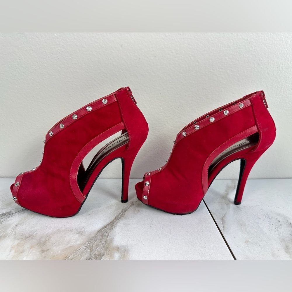 Dollhouse Red Microsuede Studded Cut Out Peep Toe Heels Booties, Sz 7.5